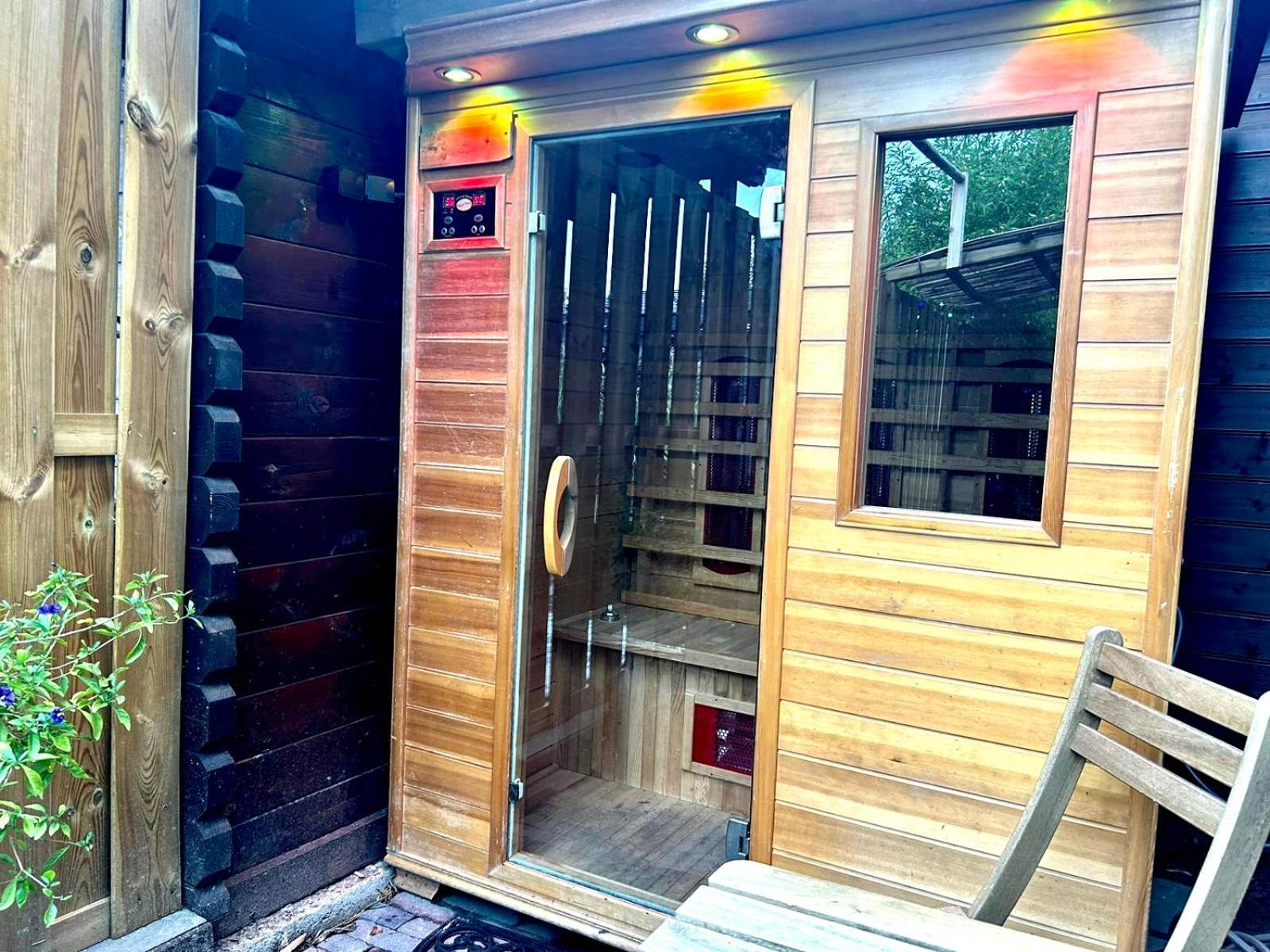 Jungle Style Lodge With Jacuzzi ,Sauna And Garden Near Amsterdam Vijfhuizen Dış mekan fotoğraf